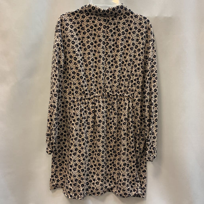 Dress: Flowered Button