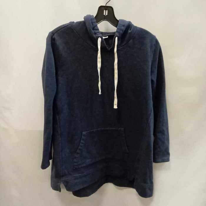 sweater: hoodie w/pouch