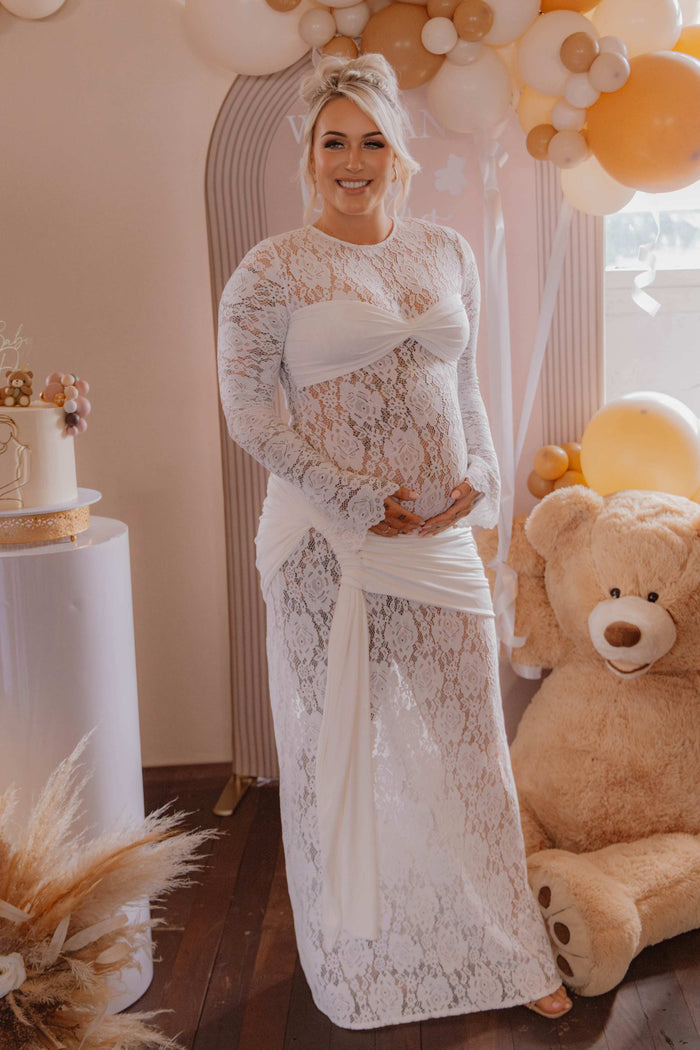 Deconduarte lace dress hire