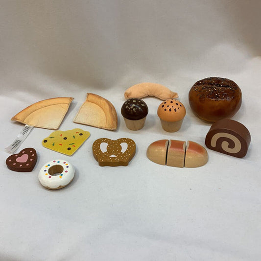 Play Kitchen: Breads & More