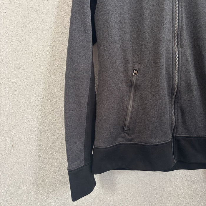 sporty zip
