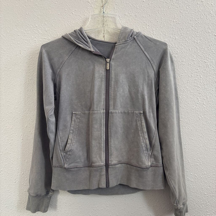 sporty zip