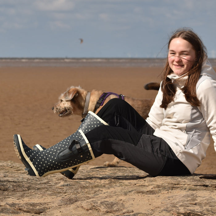 Grey wellies with spots suitable for dog walking